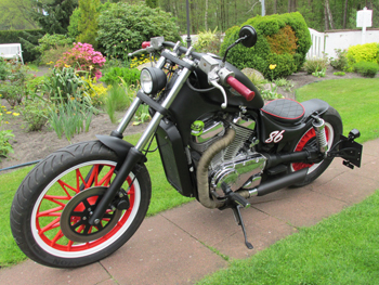 Suzuki Intruder 800, Thomas T.